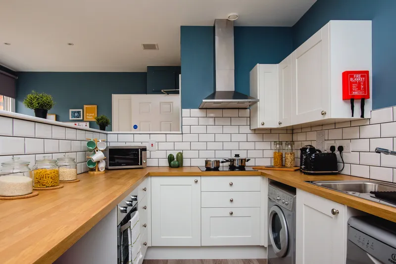 Flat C, 25 Lister Gate - Luxury 5 Bed City Centre Apartment - Thumbnail 13